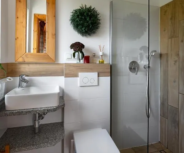 U Harrego Ii Przy Stawie Klimatyzacja,balkon, Sauna , Balia, Ogrod,parking Apartment